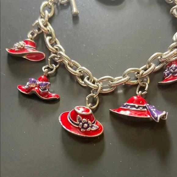 Red Hat Society Charm Bracelet - Picture 3 of 4